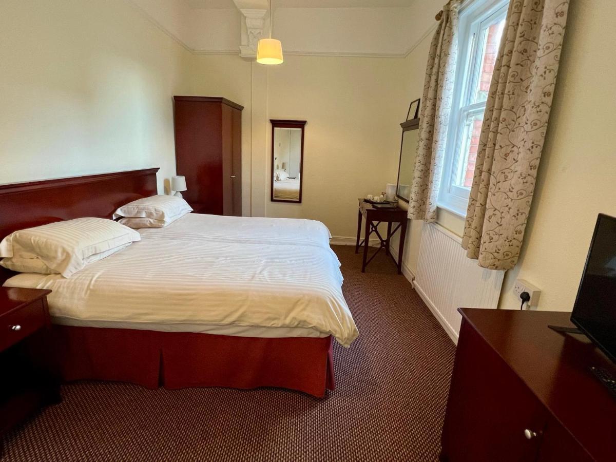 Calverts Hotel - Newport, Isle Of Wight Екстериор снимка
